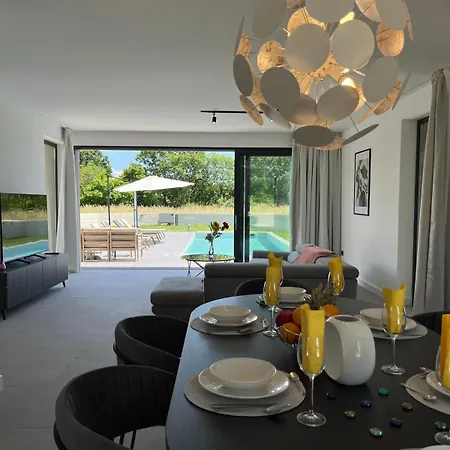 Kiara Villa