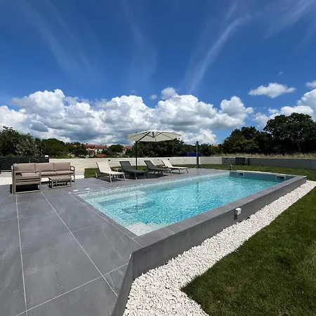 Kiara Villa